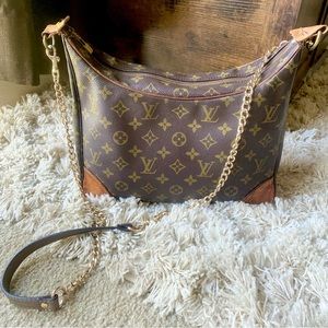 Louis Vuitton crossbody bag